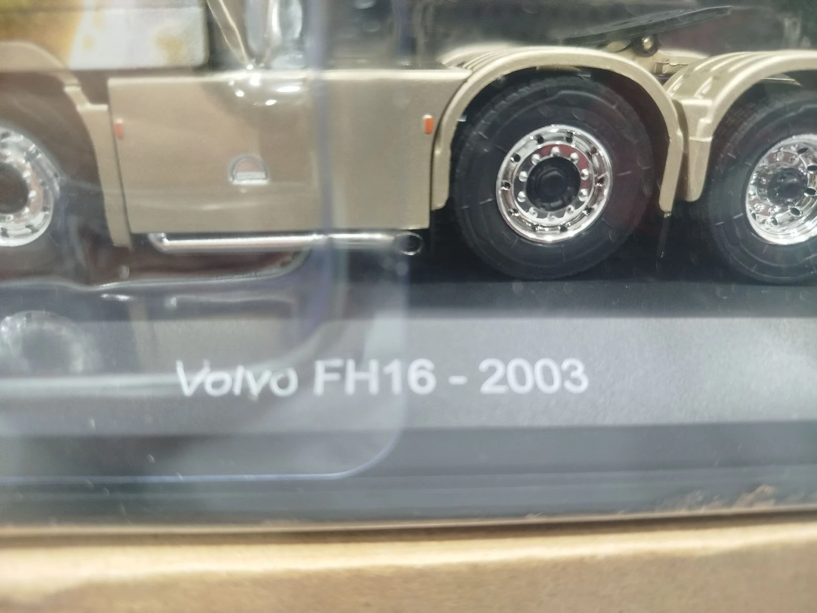 Caminhão Volvo FH16 1/43 - 2003 Hachette – photo 2